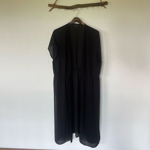 Black swimsuit coverup - Picture 3 of 4